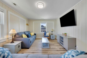 200 steps to ocean! North Myrtle Beach upper duplex unit, pet friendly!